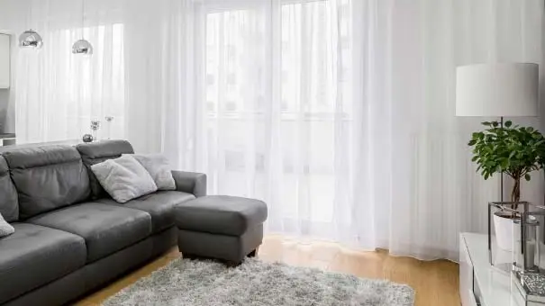 moderné biele záclony na mieru do obývačky